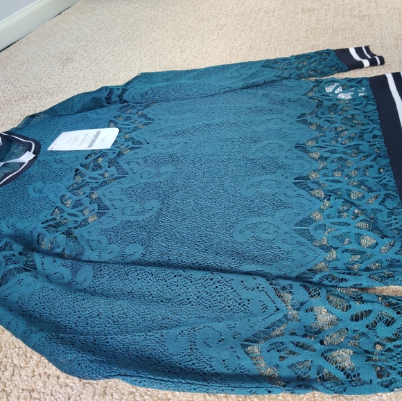 Tunic - Picture 2 of 8